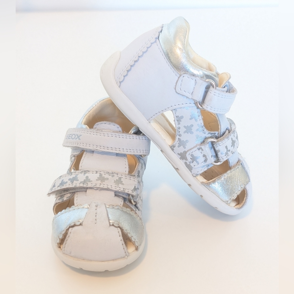Geox Velcro Sandal Katyan In white and silver US SiZe 4.5 EU size 20